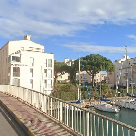 Cap D'agde Bord De Avec Piscine Apartment